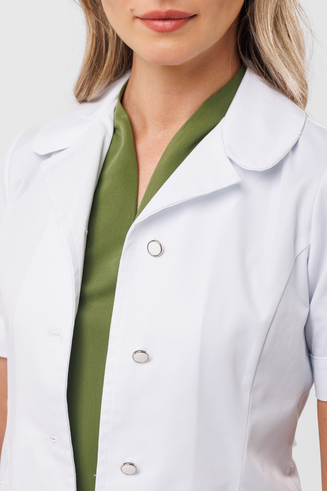 Halat medical scurt elegant femei cu nasturi argintii